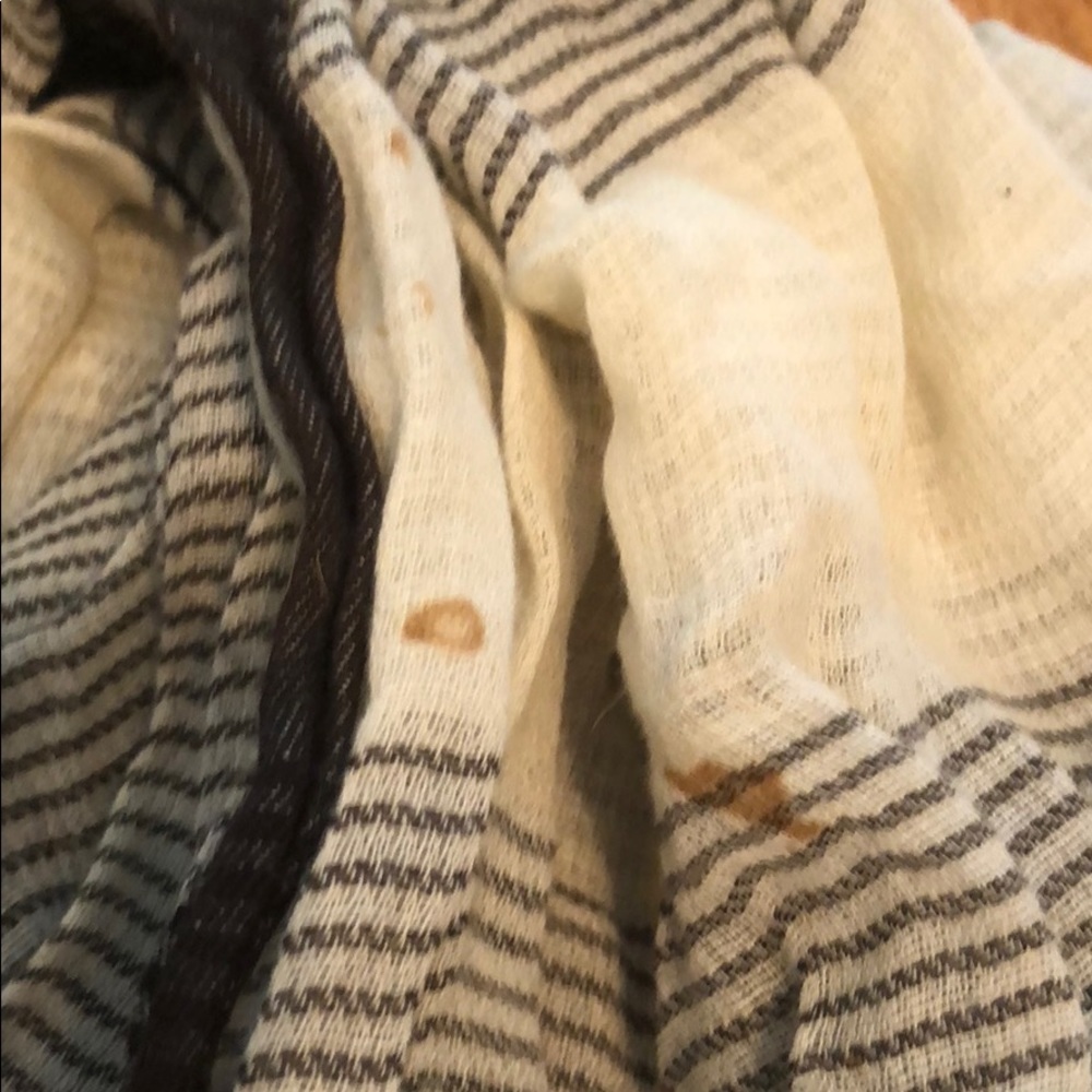 Scarfs - Picture 5 of 5
